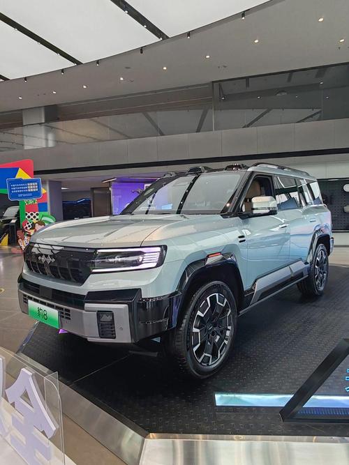 重庆329比亚迪方程豹硬派越野的爆款，英菲尼迪35周年与你共成长